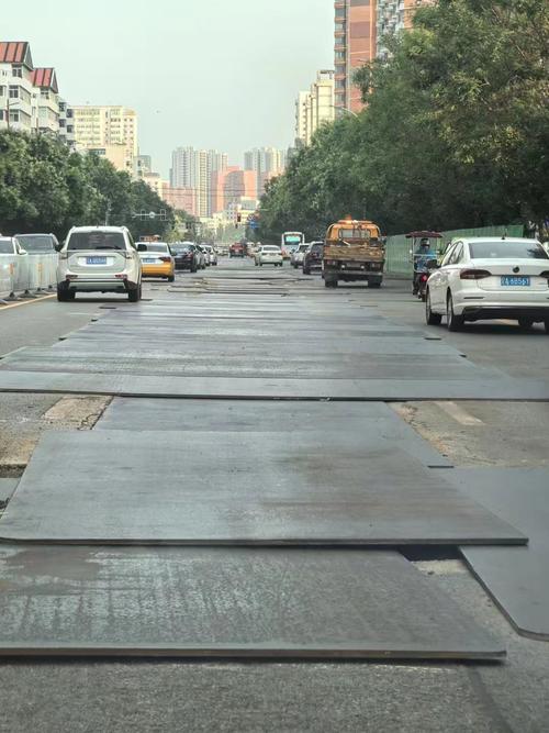 随州铺路钢板租赁怎么选?工地临时便道方案参考